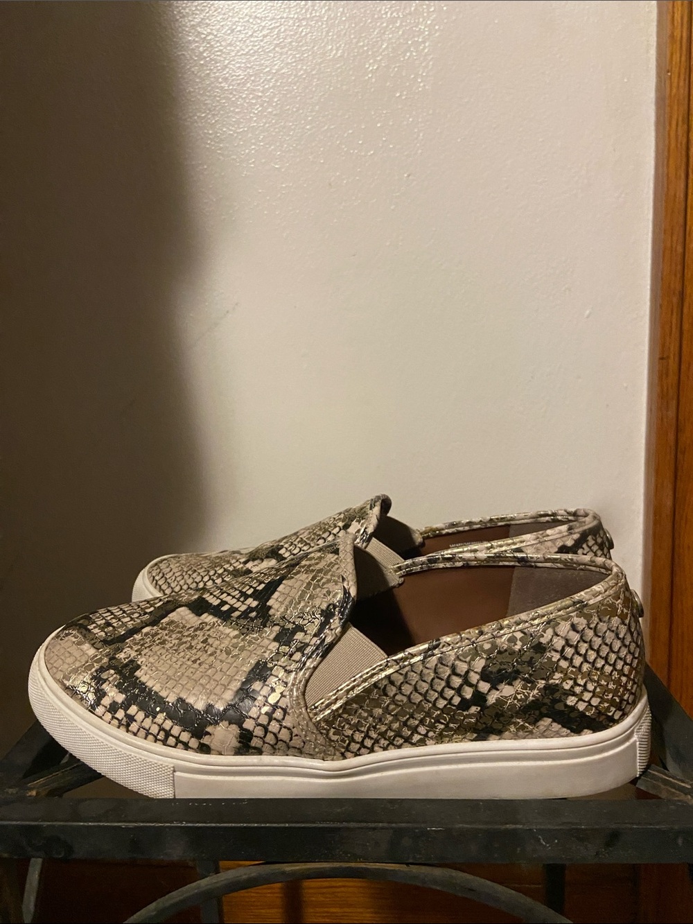 Women’s Size 9M Steve Madden Neutral Snake-Print Slip-On Sneakers